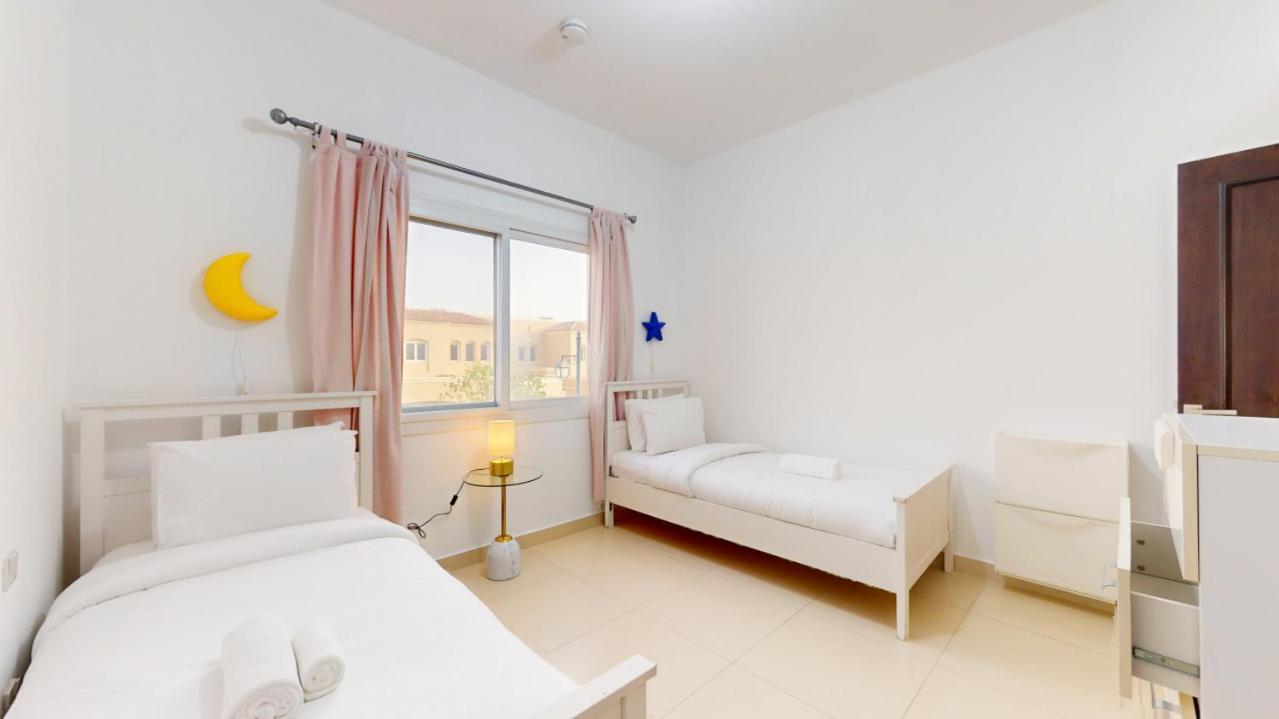 Bella Casa At Serena - Peaceful Three Bed Villa ドバイ エクステリア 写真