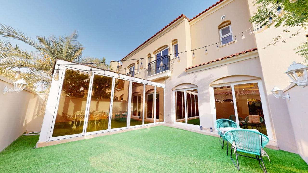 Bella Casa At Serena - Peaceful Three Bed Villa ドバイ エクステリア 写真