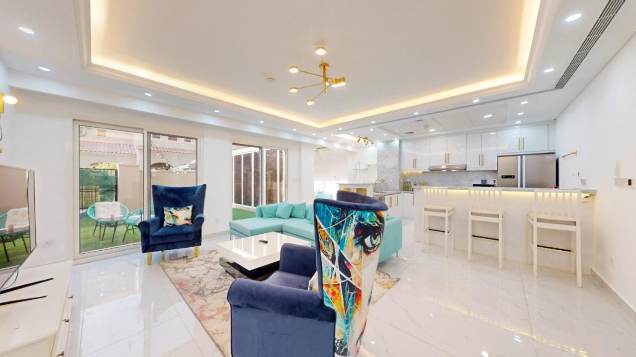 Bella Casa At Serena - Peaceful Three Bed Villa ドバイ エクステリア 写真